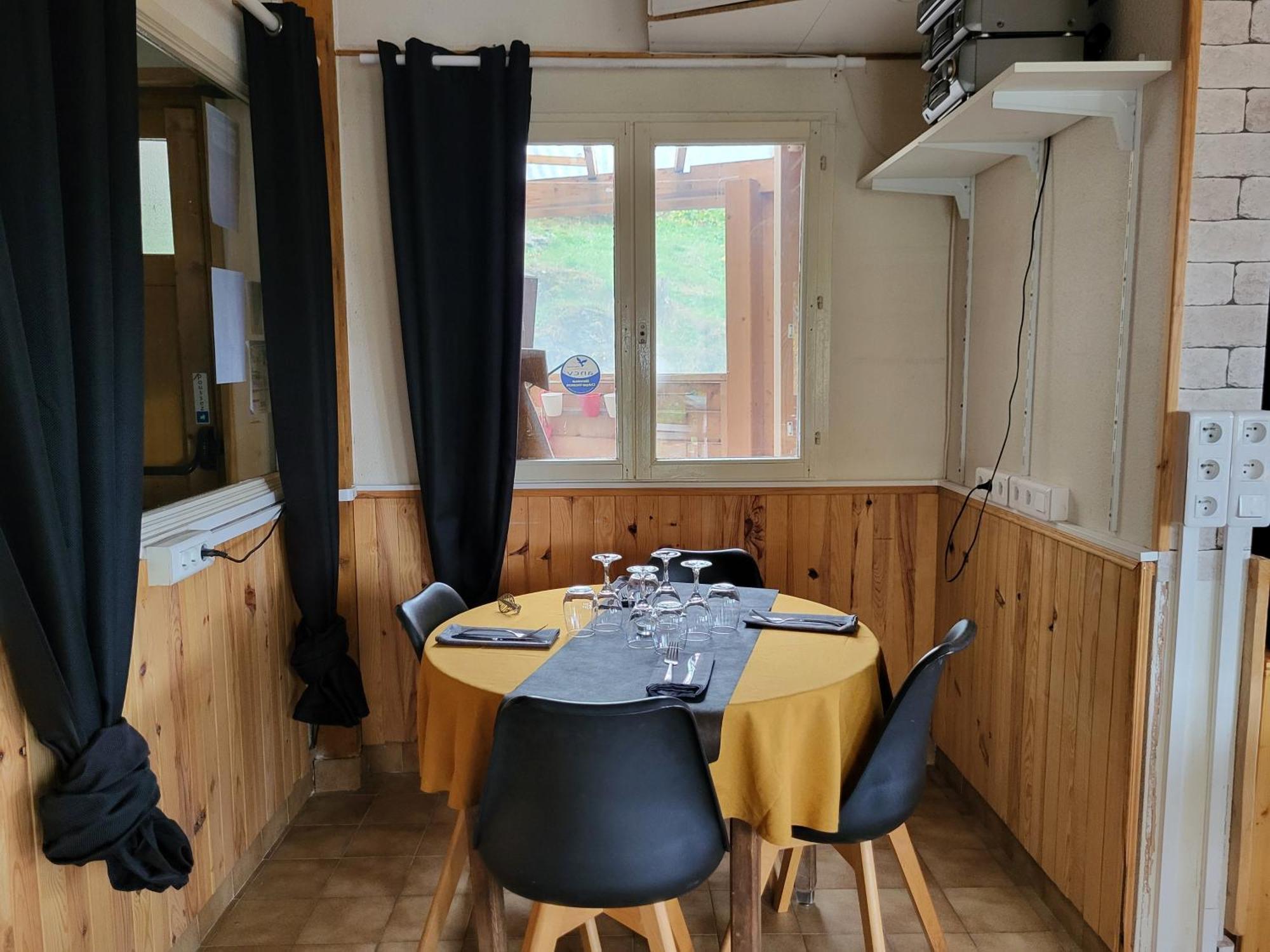 שמרוסה Auberge Restaurant Du Virage מראה חיצוני תמונה